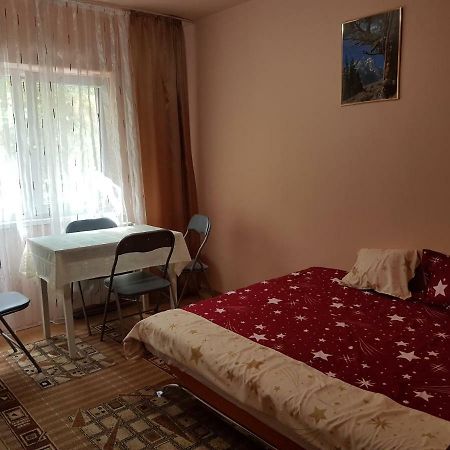 Апартаменти Apartament Aura Орадя Екстер'єр фото