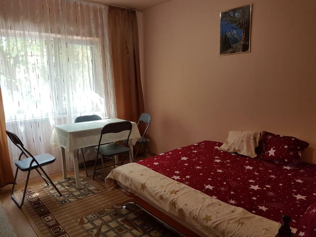 Апартаменти Apartament Aura Орадя Екстер'єр фото